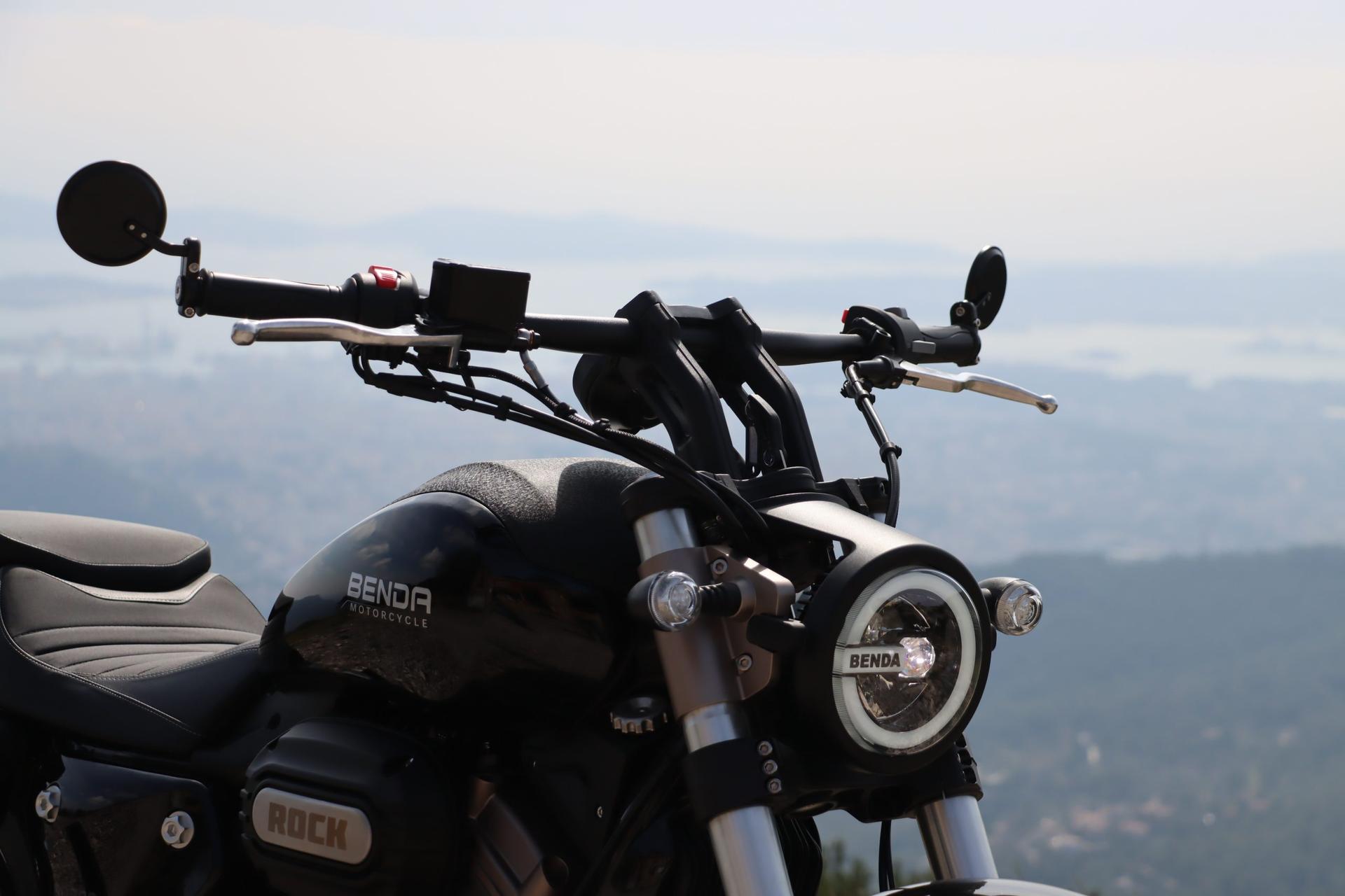Concessionnaire achat scooter neuf pas cher à Éguilles près de Venelles -  EXL Moto